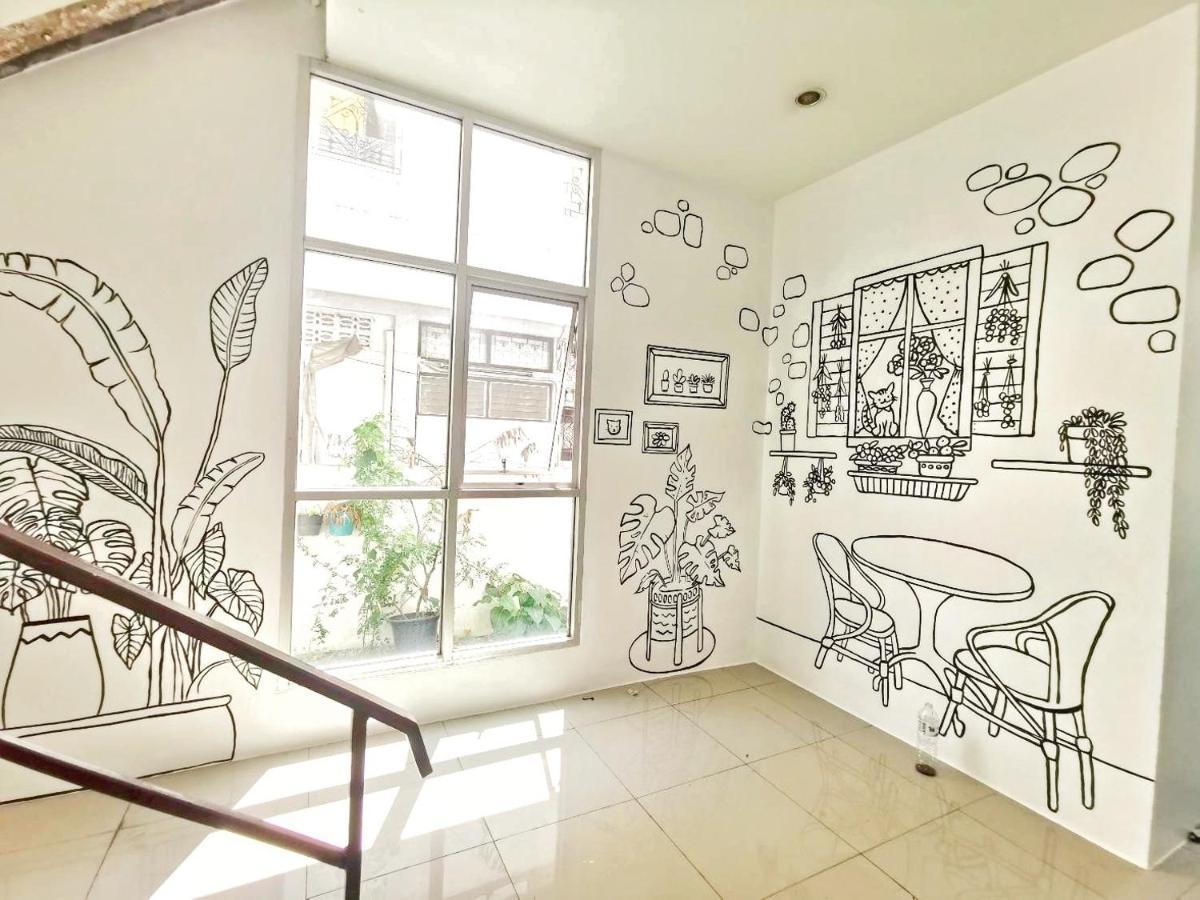 Roomquest Chiang Mai Tha Phae Kültér fotó